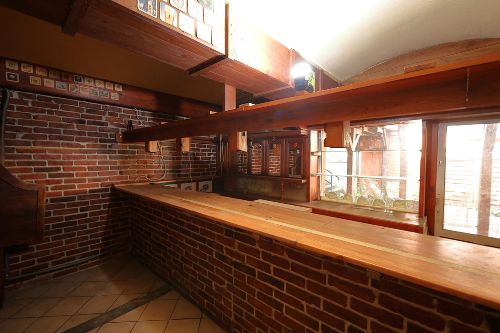 Lokal 235 m², dawny pub, możliwość usług