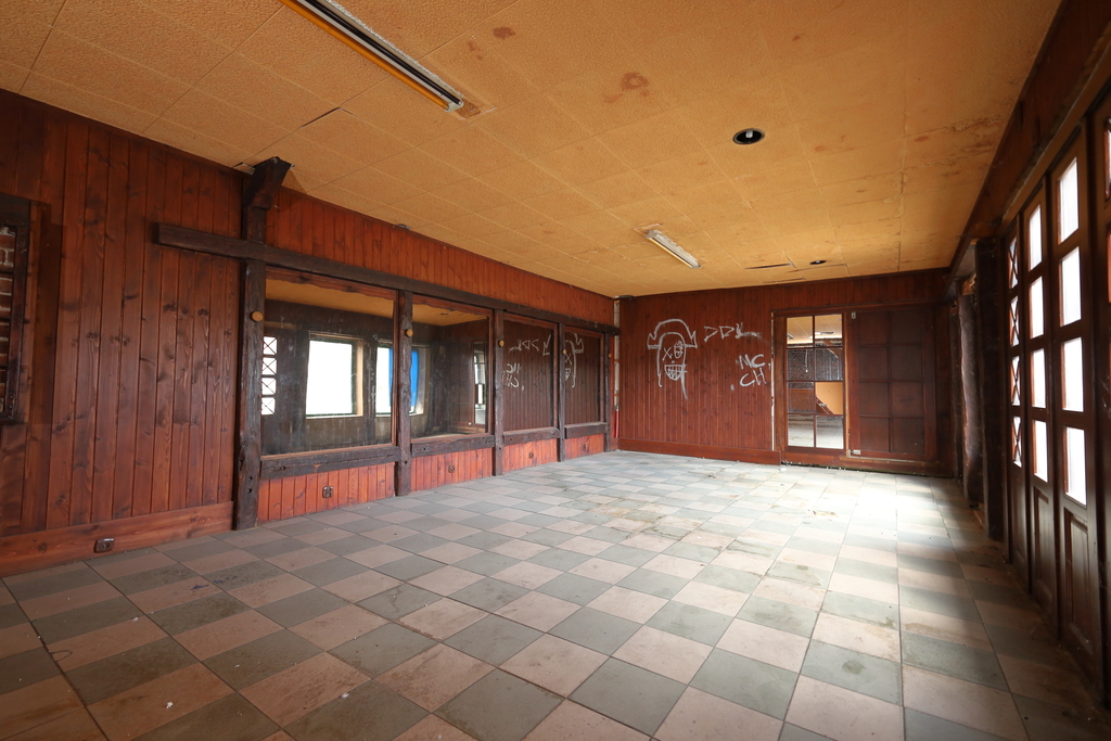 Lokal 235 m², dawny pub, możliwość usług