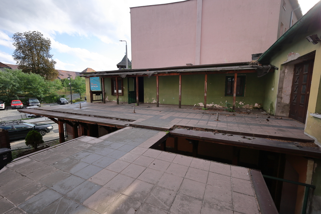 Lokal 235 m², dawny pub, możliwość usług