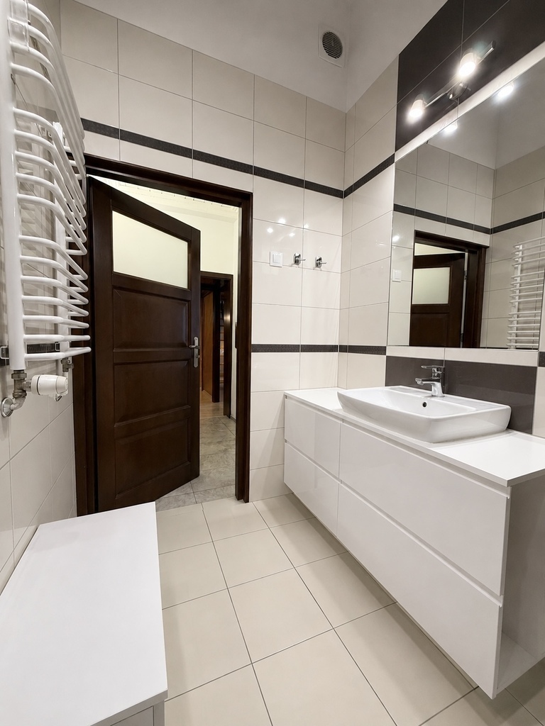Aleja Fontann | 62,74 m² | Wysokie wnętrza | Najem