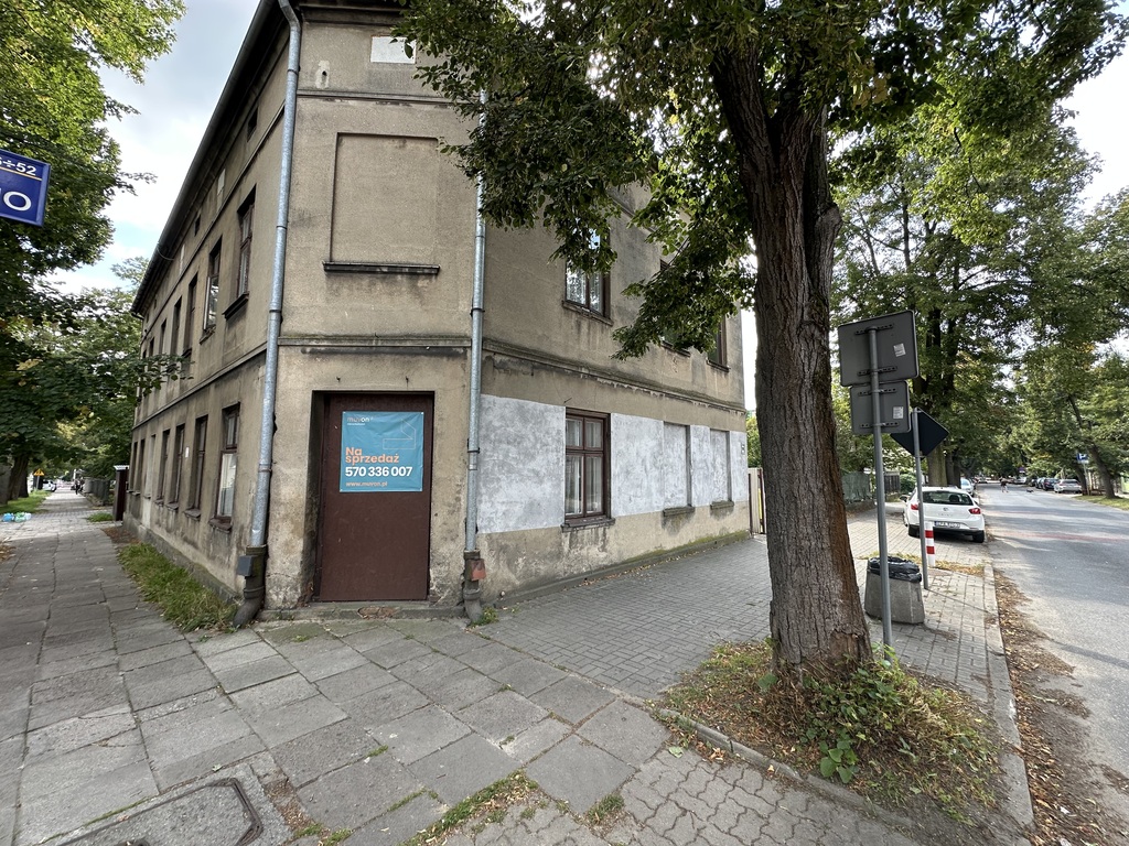 Narożna kamienica w Pabianicach - 290 m²
