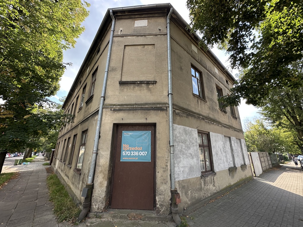 Narożna kamienica w Pabianicach - 290 m²