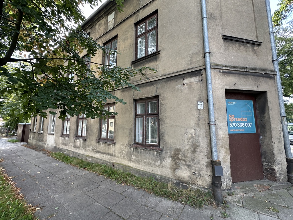 Narożna kamienica w Pabianicach - 290 m²