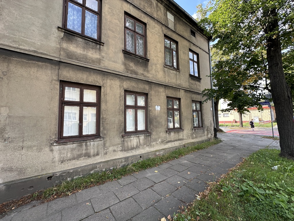 Narożna kamienica w Pabianicach - 290 m²