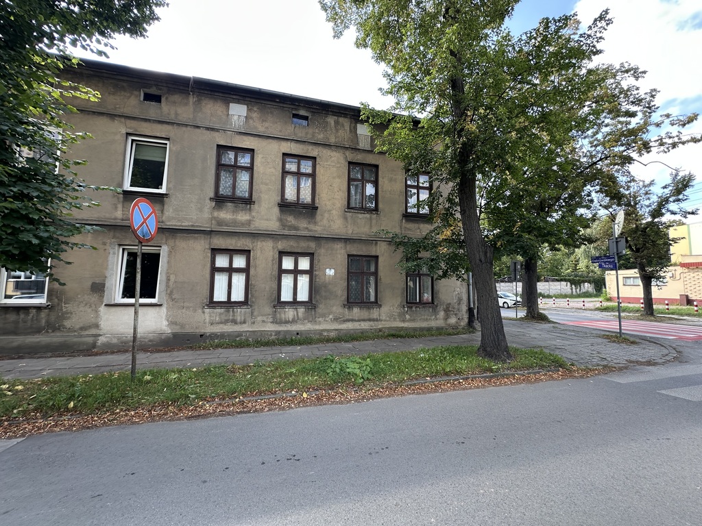 Narożna kamienica w Pabianicach - 290 m²