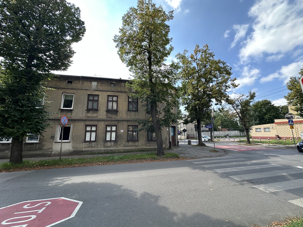 Narożna kamienica w Pabianicach - 290 m²