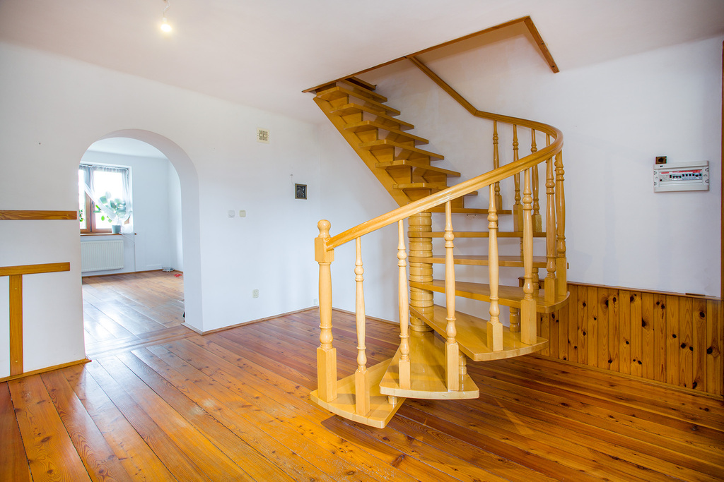 Komfortowy bliźniak 90 m² z działką w Ostrowcu