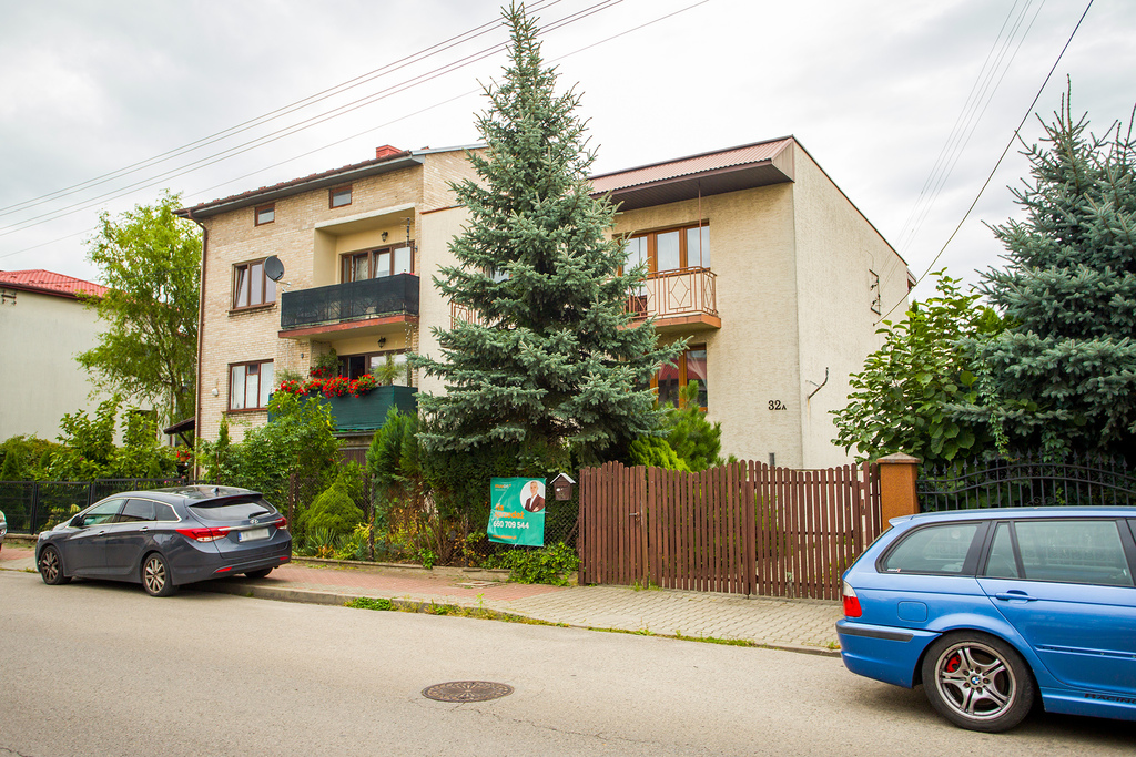 Komfortowy bliźniak 90 m² z działką w Ostrowcu