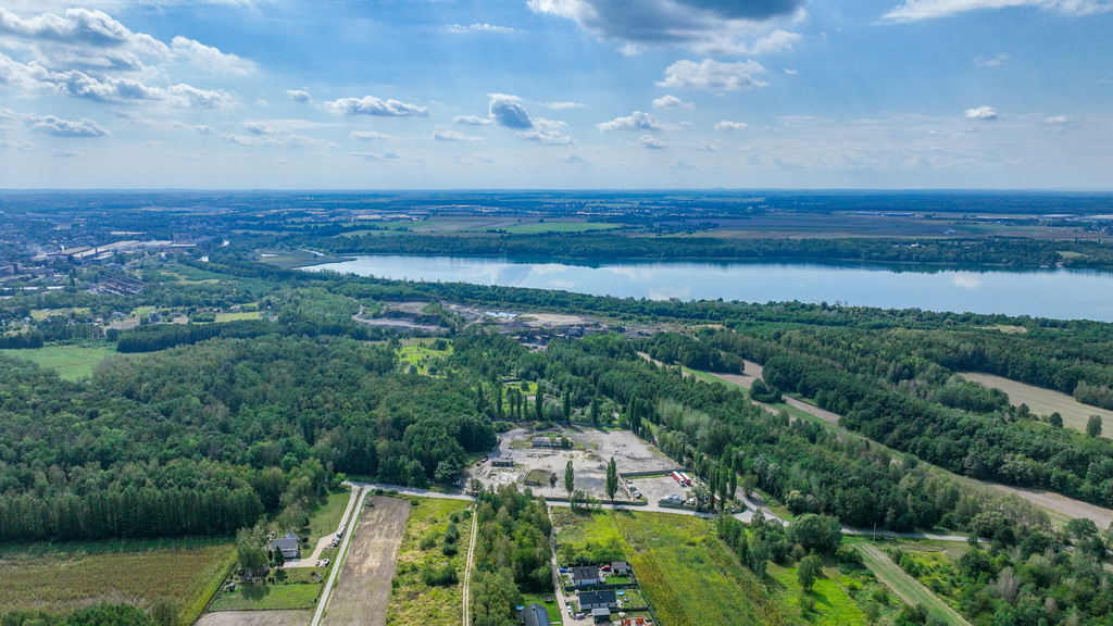 Idealne miejsce na własne siedlisko las i woda