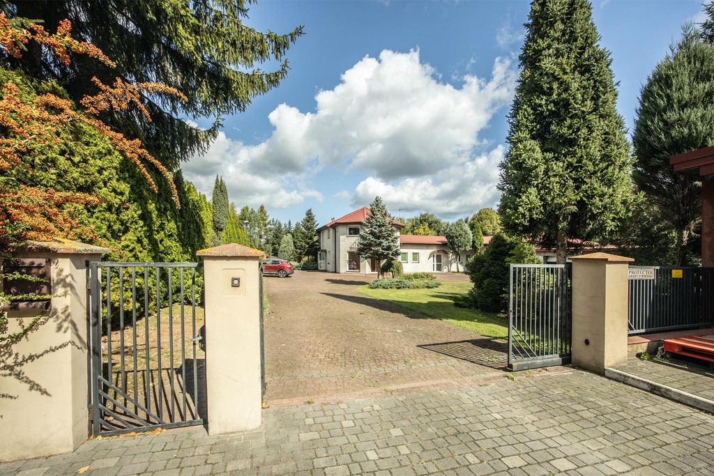Obiekt usługowy 589m2 | Działka 2292m2