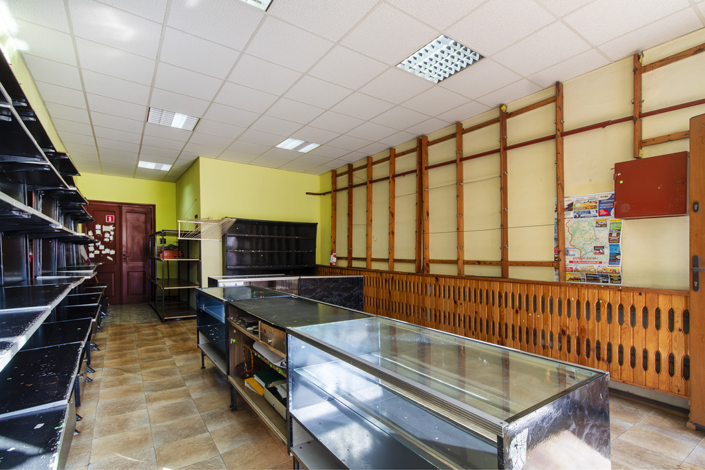 Lokal usługowy w centrum Lubska, parter, witryna