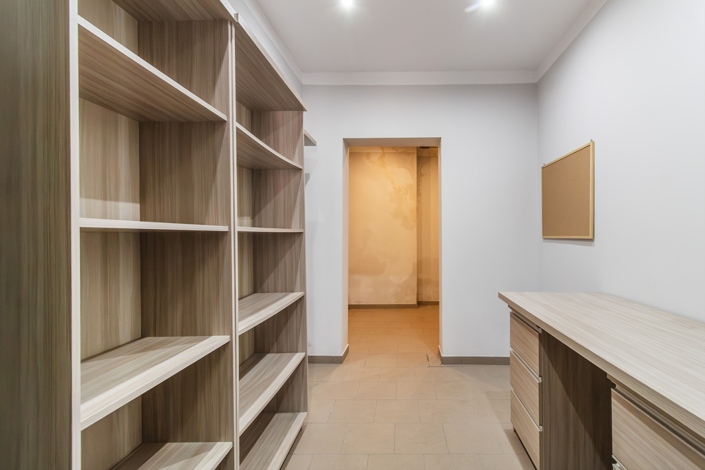 Lokal usługowy w centrum Lubska, parter, witryna