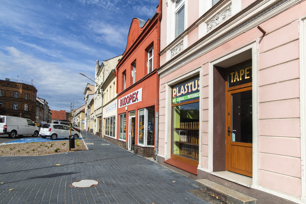 Lokal usługowy w centrum Lubska, parter, witryna