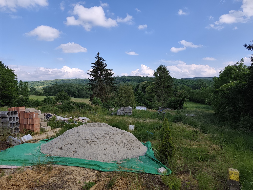 Działka 18 a, rozpoczęta budowa. Omiń urzędy!