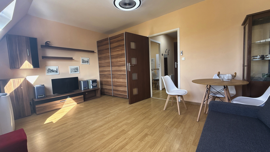 Kawalerka z osobną kuchnią Balzaka Oporów