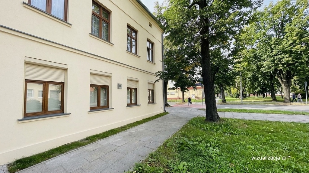 Narożna kamienica w Pabianicach - 290 m²