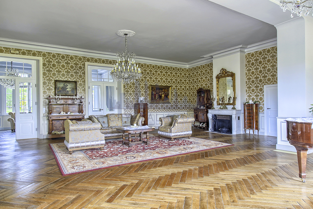 Piękny zamek Chateau de Bois Renault nad Loarą