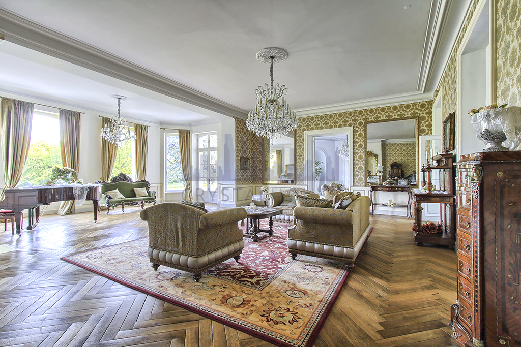 Piękny zamek Chateau de Bois Renault nad Loarą