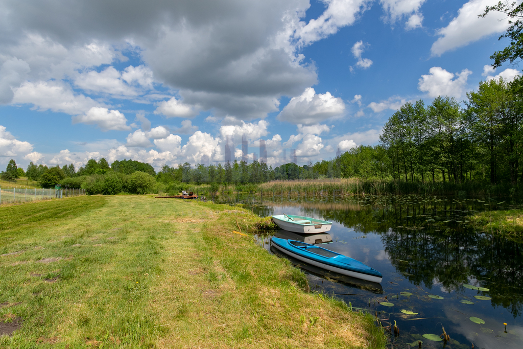 Dom w stylu śródziemnomorskim nad jeziorem Mazury