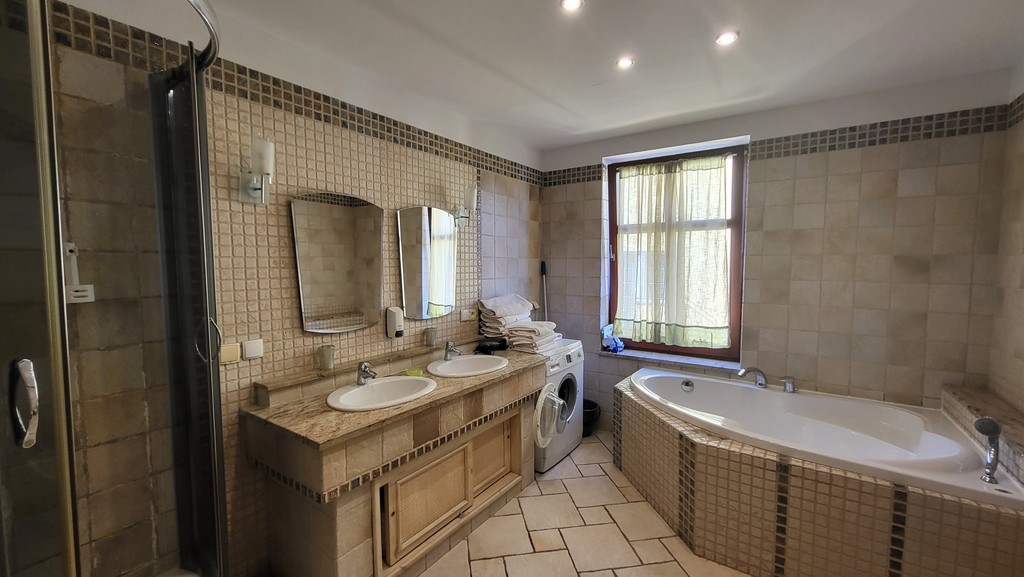 Duży apartament/mieszkanie 50 m od morza  w Rewalu