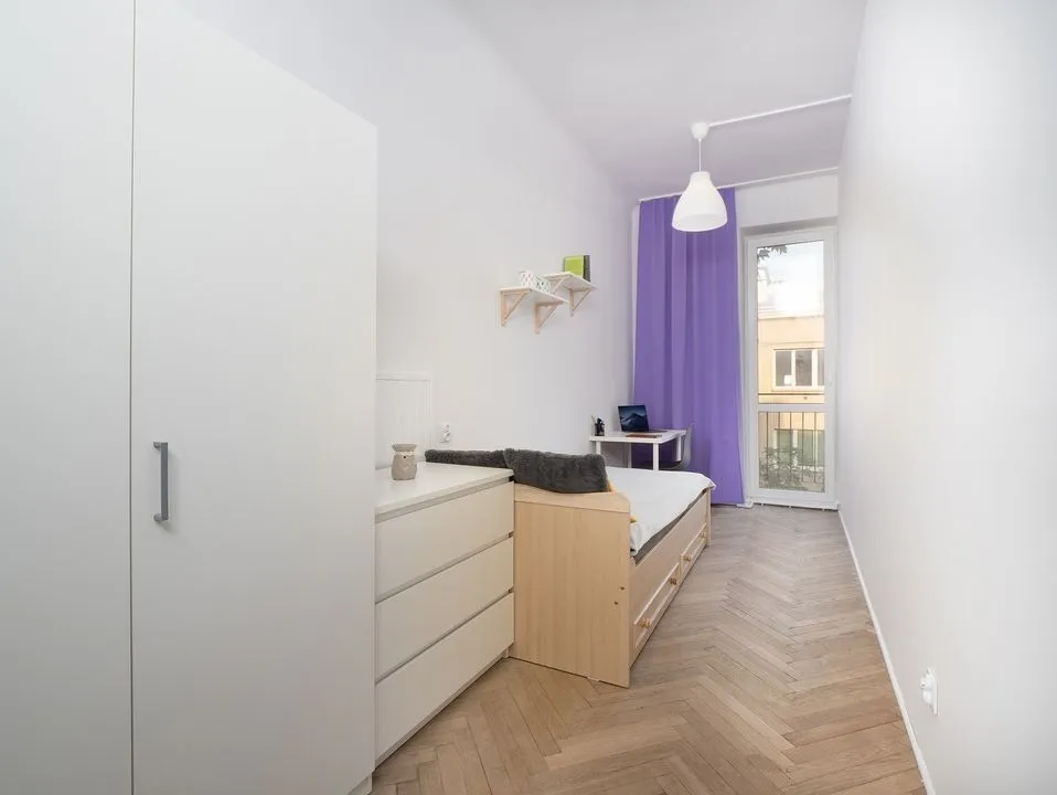 Pokój jednoosobowy #4 z balkonem przy ul. Tamka 18