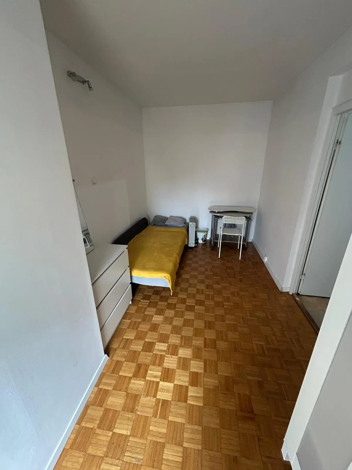 Pokój jednoosobowy #6 przy ul. Zamiany 11