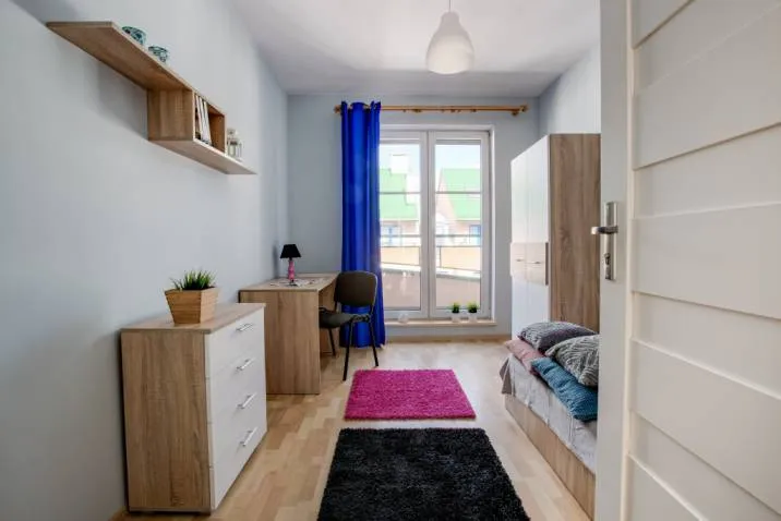 Pokój jednoosobowy #4 z balkonem przy ul. Powstańców Śląskich 87