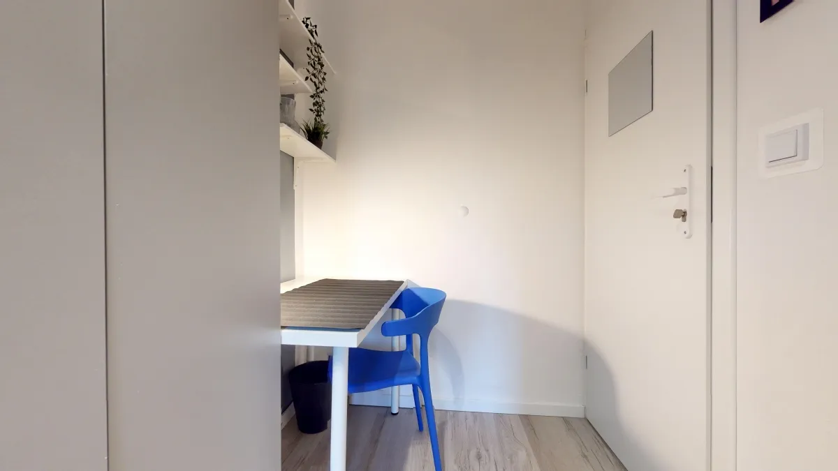 Pokój jednoosobowy #2 przy ul. Wrzeciono 46