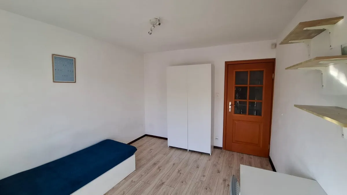 Pokój jednoosobowy #4 z balkonem przy ul. Wiktorii Wiedeńskiej 7