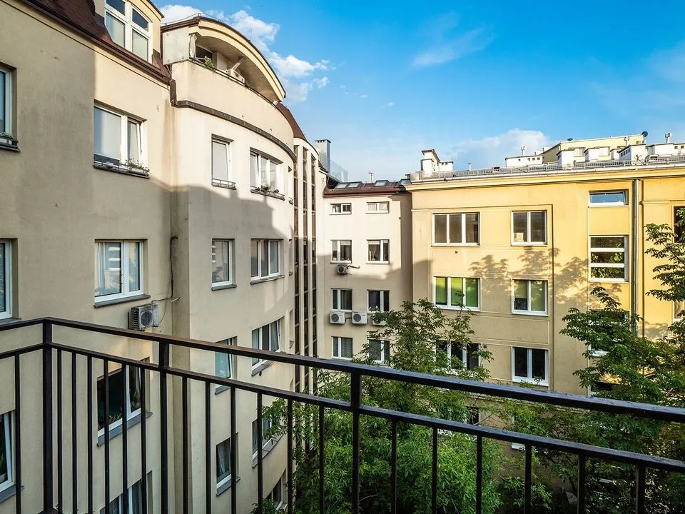 Pokój jednoosobowy #4 z balkonem przy ul. Tamka 18