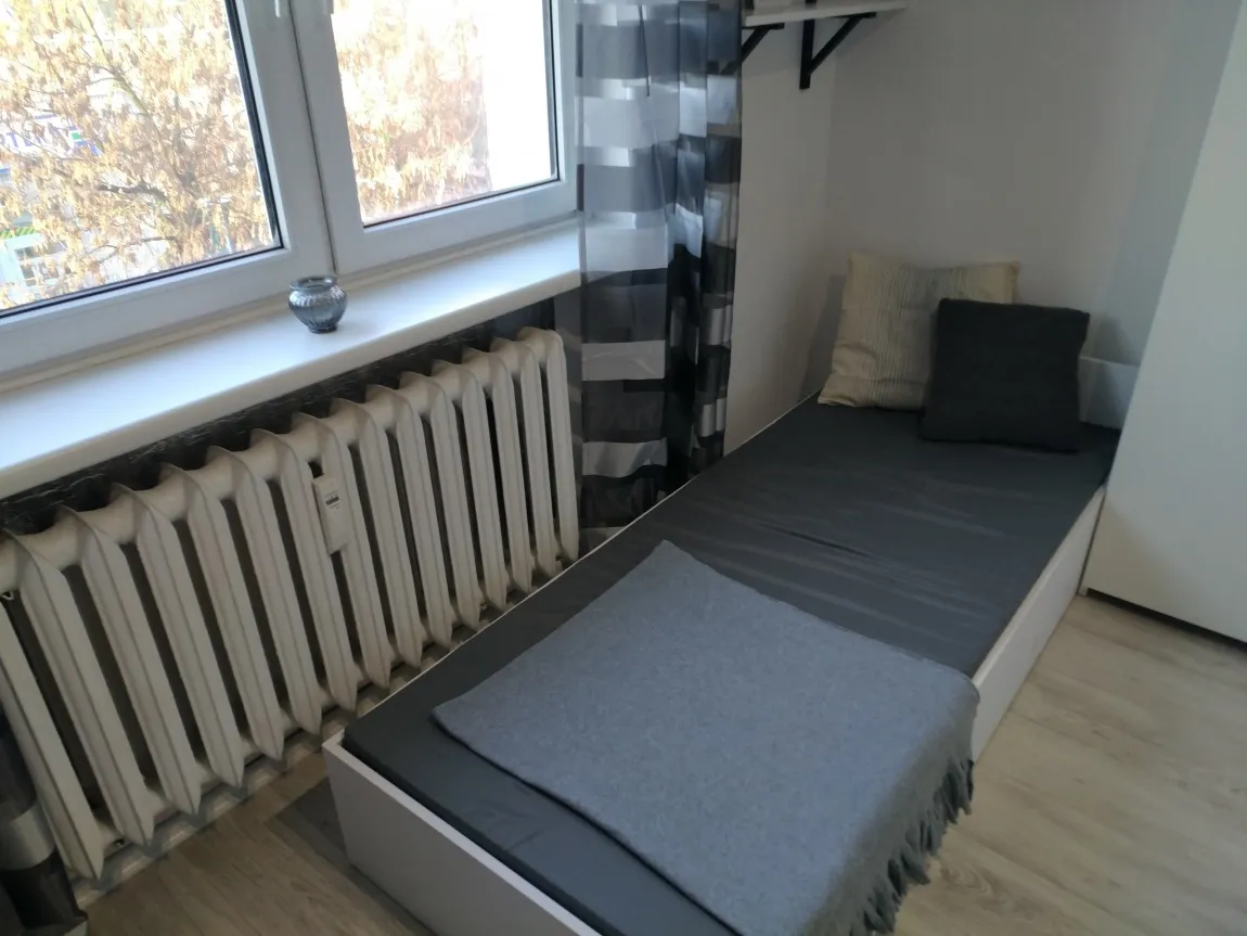Pokój dwuosobowy #4 przy ul. Korotyńskiego 21