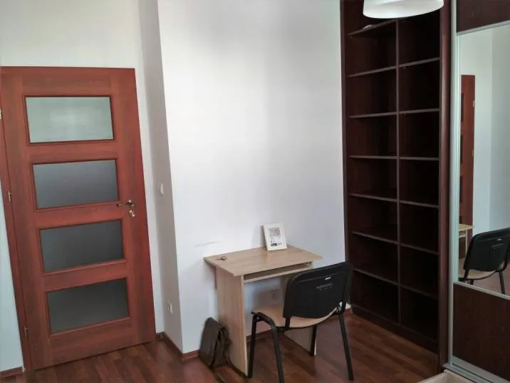 Pokój jednoosobowy #4 przy ul. Alternatywy 7