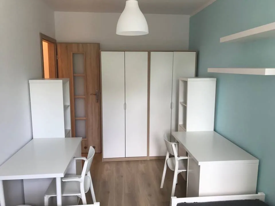 Pokój dwuosobowy #2 przy ul. Na Uboczu 24