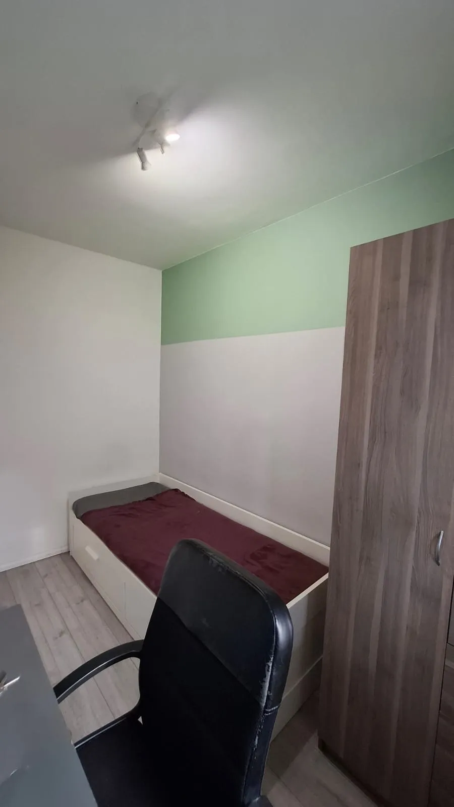 Pokój jednoosobowy #3 przy ul. Na Uboczu 18