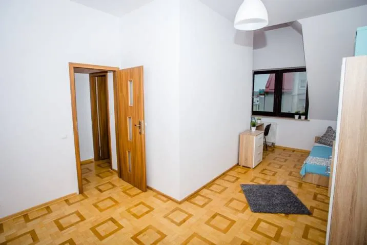 Pokój jednoosobowy #8 przy ul. Pod Strzechą 4/13