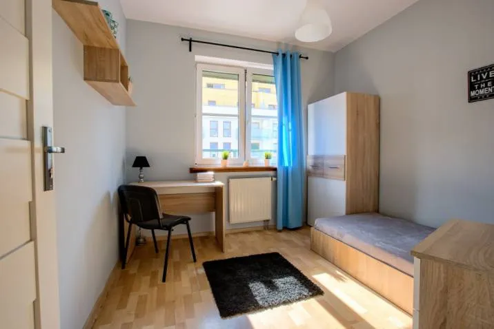 Pokój jednoosobowy #8 przy ul. Powstańców Śląskich 87