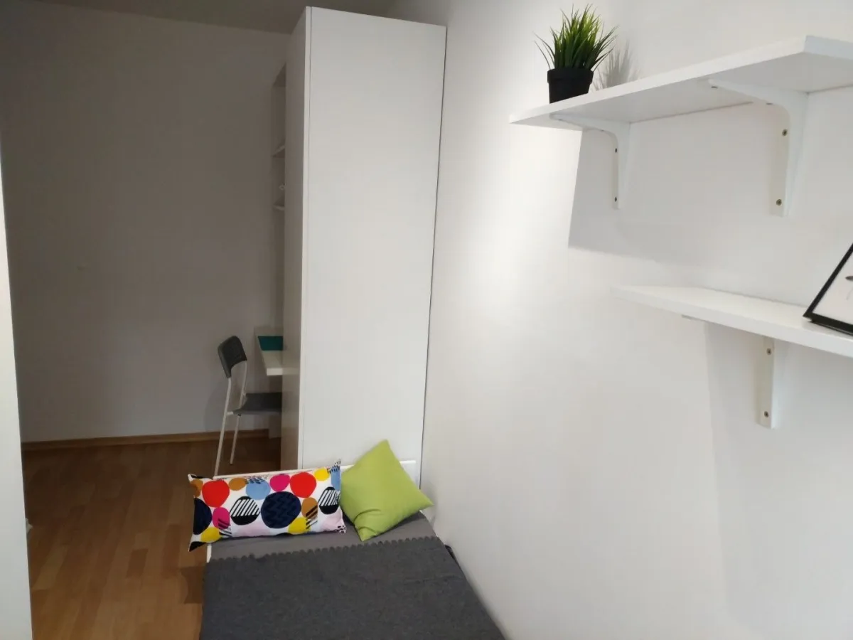 Pokój jednoosobowy #2 przy ul. Langego 6