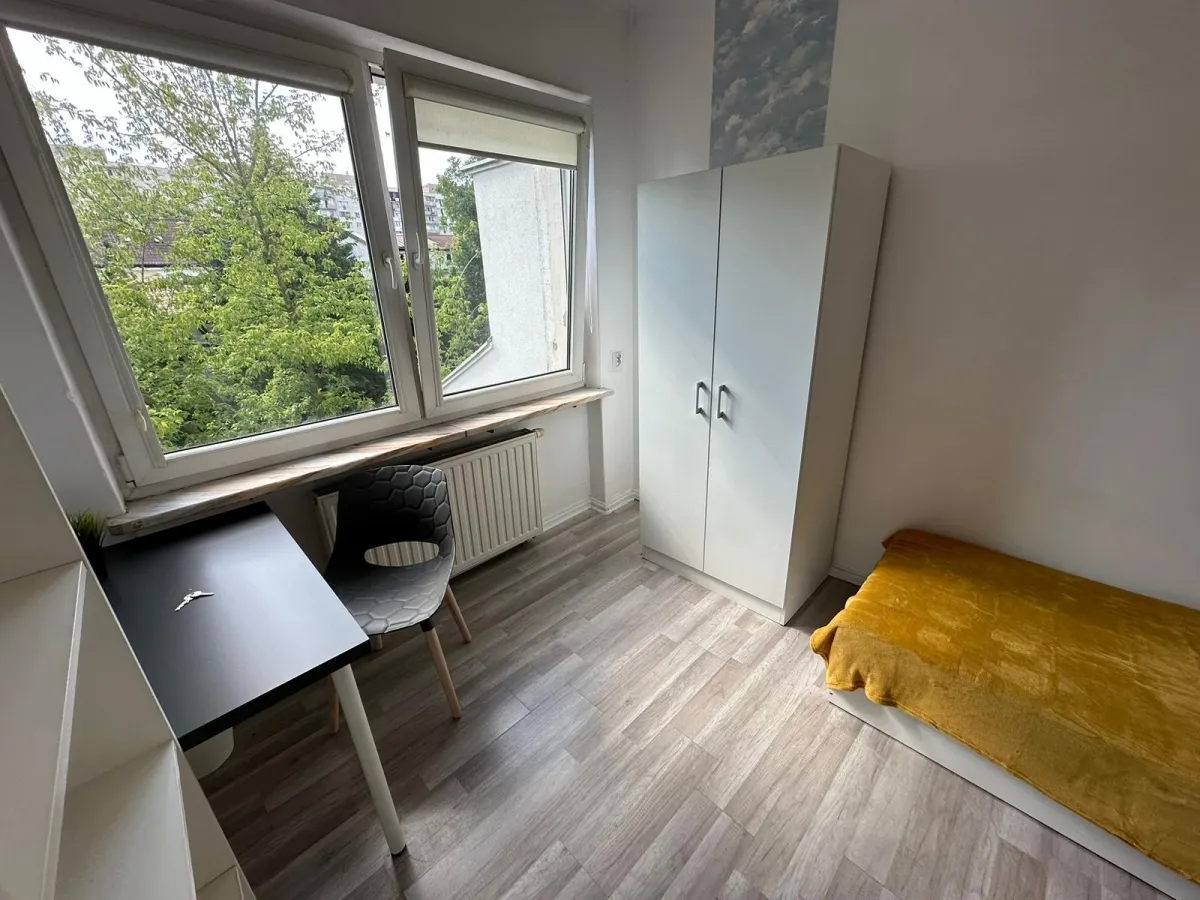 Pokój jednoosobowy #9 przy ul. Wita Stwosza 17b [DLA KOBIET]