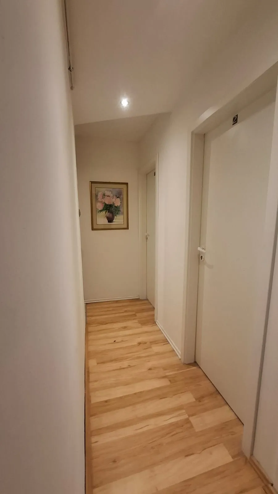 Pokój jednoosobowy #3 przy al. Lotników 19 [TYLKO DLA KOBIET]