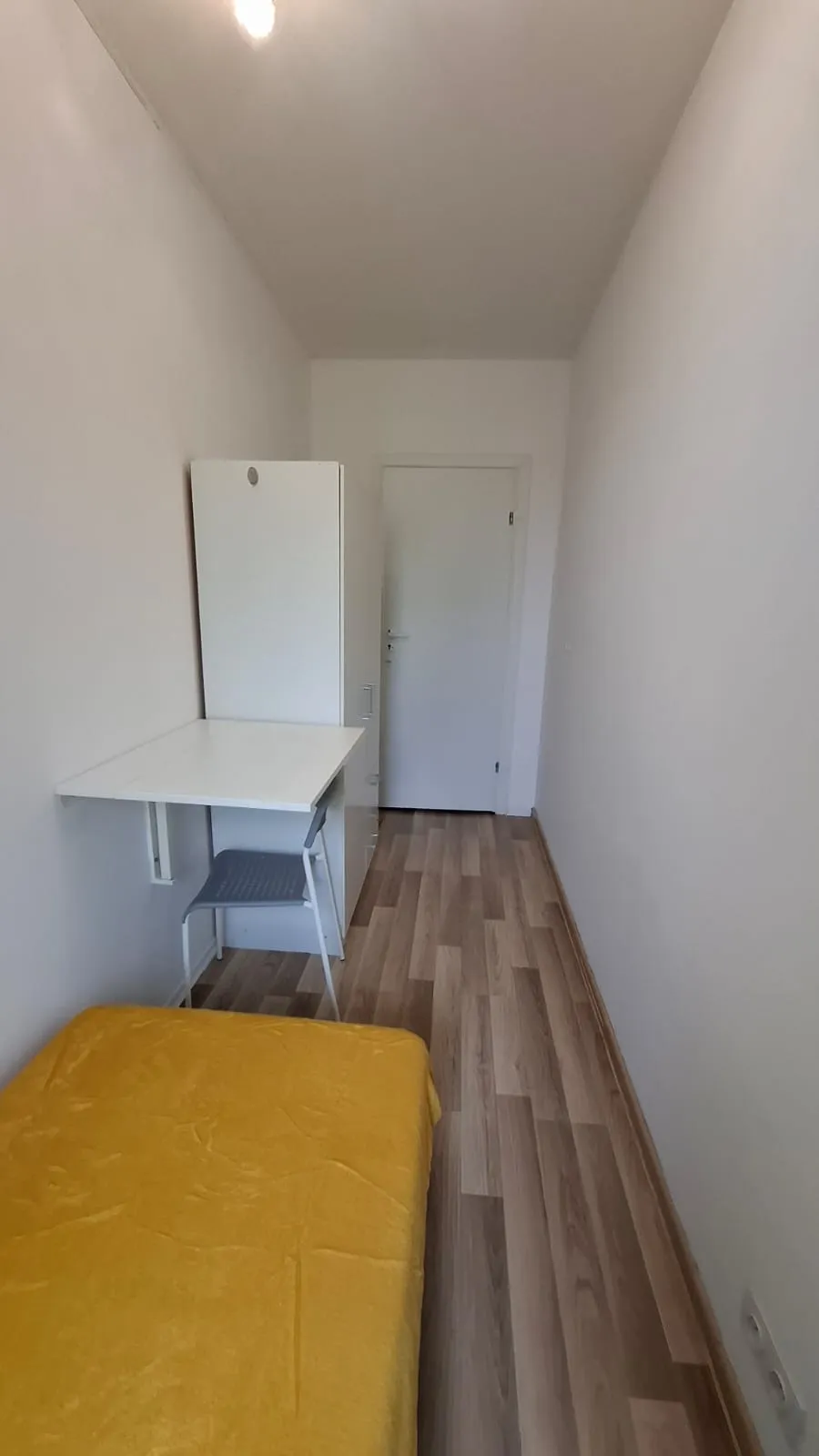 Pokój #4 z balkonem przy Krakowskiej 291a