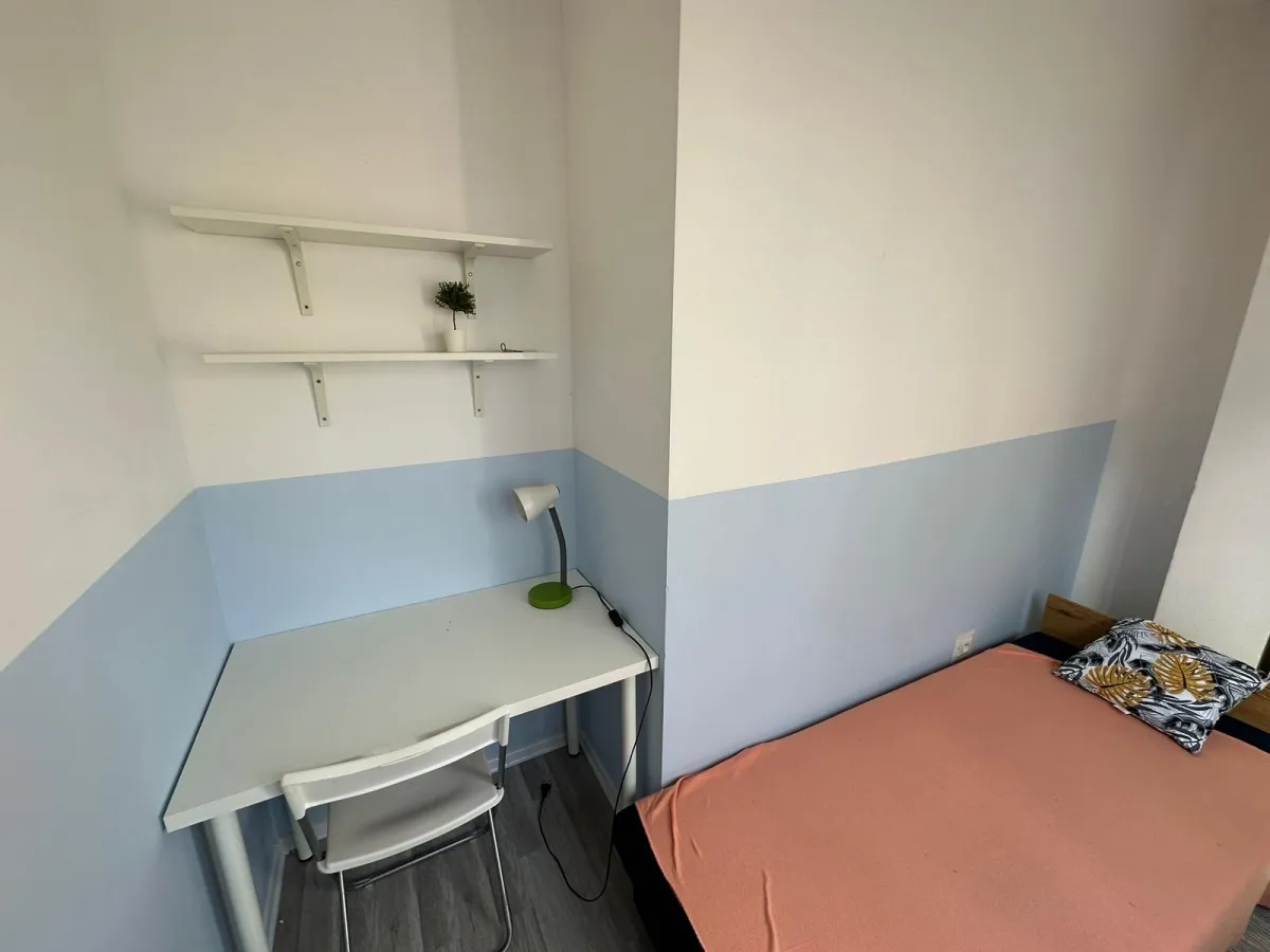 Pokój jednoosobowy #13 przy ul. Wita Stwosza 17b [DLA KOBIET]