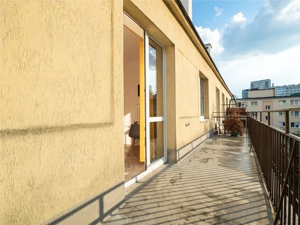 Pokój jednoosobowy #5 z balkonem przy ul. Tamka 18