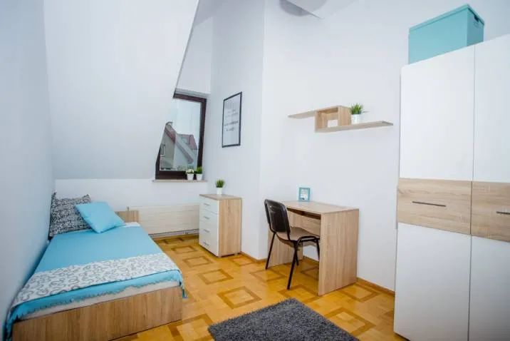 Pokój jednoosobowy #7 przy ul. Pod Strzechą 4/13