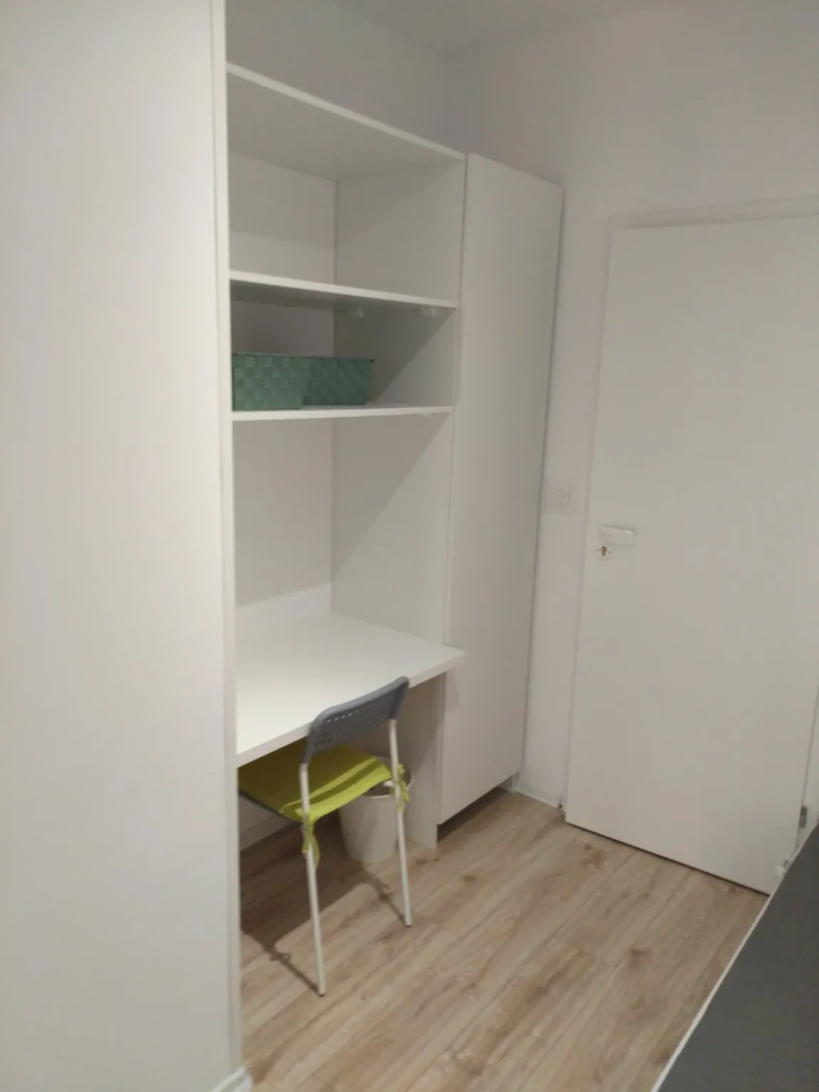 Pokój jednoosobowy #5 z balkonem przy ul. Skierniewickiej 14/67