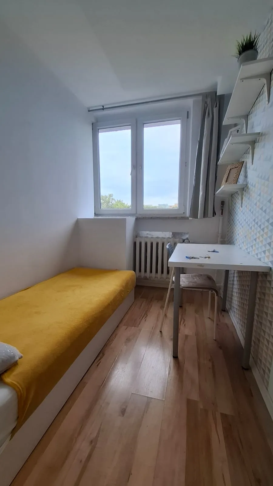 Pokój jednoosobowy #2 przy al. Lotników 19 [TYLKO DLA KOBIET]