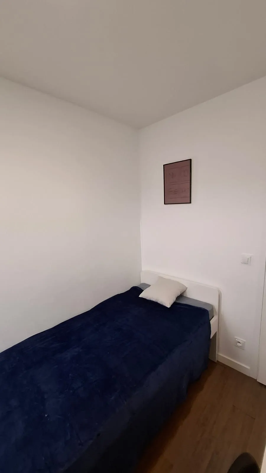 Pokój jednoosobowy #3 przy ul. Krochmalnej 3